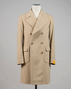 Model: Carlo/Z&nbsp;
Fully Lined
Unconstructed shoulder
Color: EA805 / Light Camel
Composition: 90% Virgin Wool 10% Cashmere
Made in Martina France, Italy Tagliatore Double-Breasted Wool &amp; Cashmere Overcoat / Light Camel