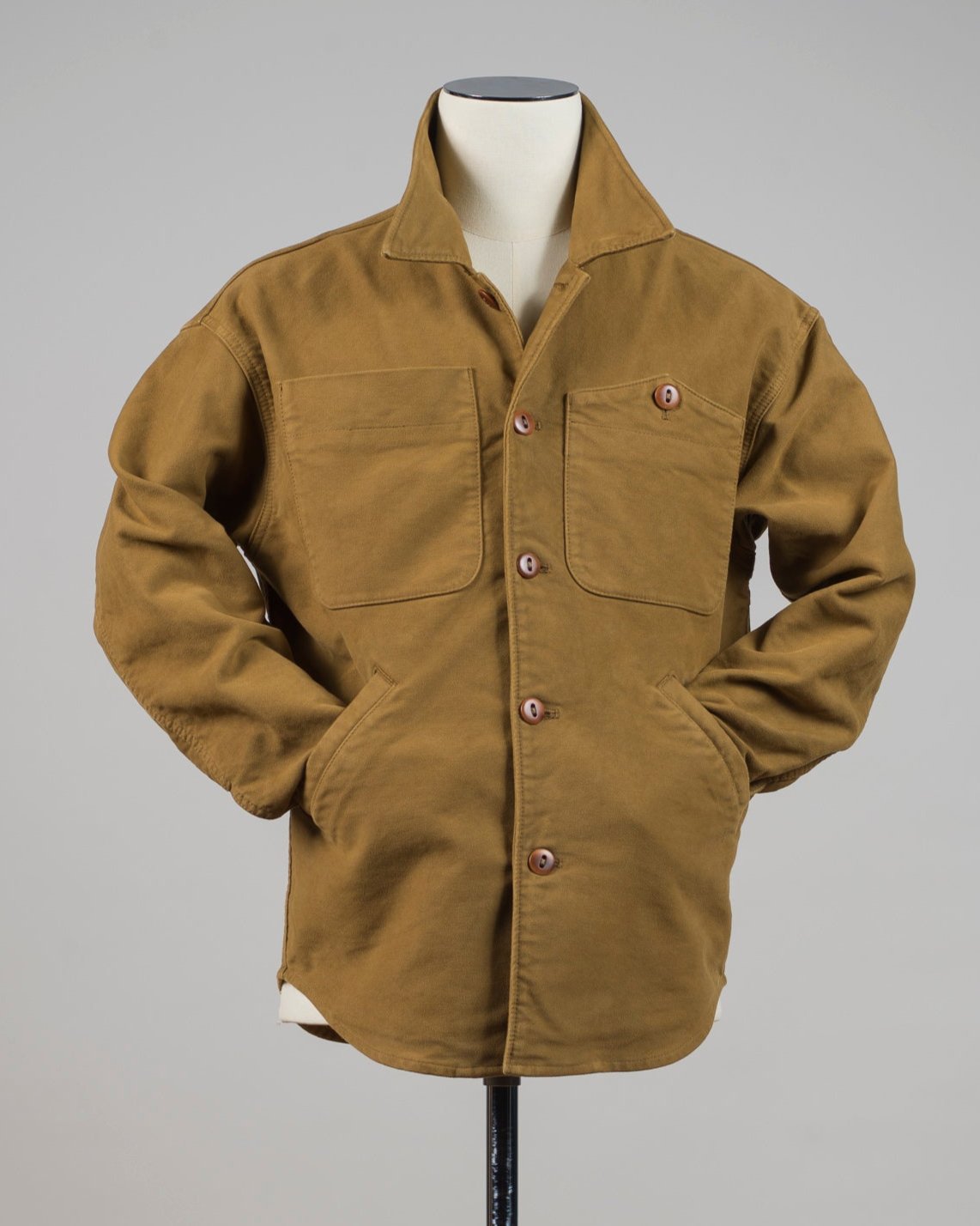 Composition: 100% Cotton

Color: 7383 / Mustard
Model: LEO/2F
Article: LEO011

Made in Italy Tela Genova Moleskin Shirt Jacket / Mustard