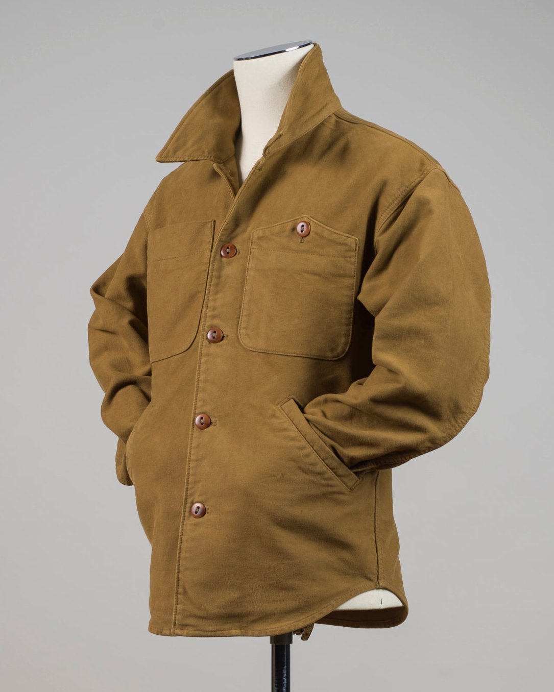 Composition: 100% Cotton

Color: 7383 / Mustard
Model: LEO/2F
Article: LEO011

Made in Italy Tela Genova Moleskin Shirt Jacket / Mustard