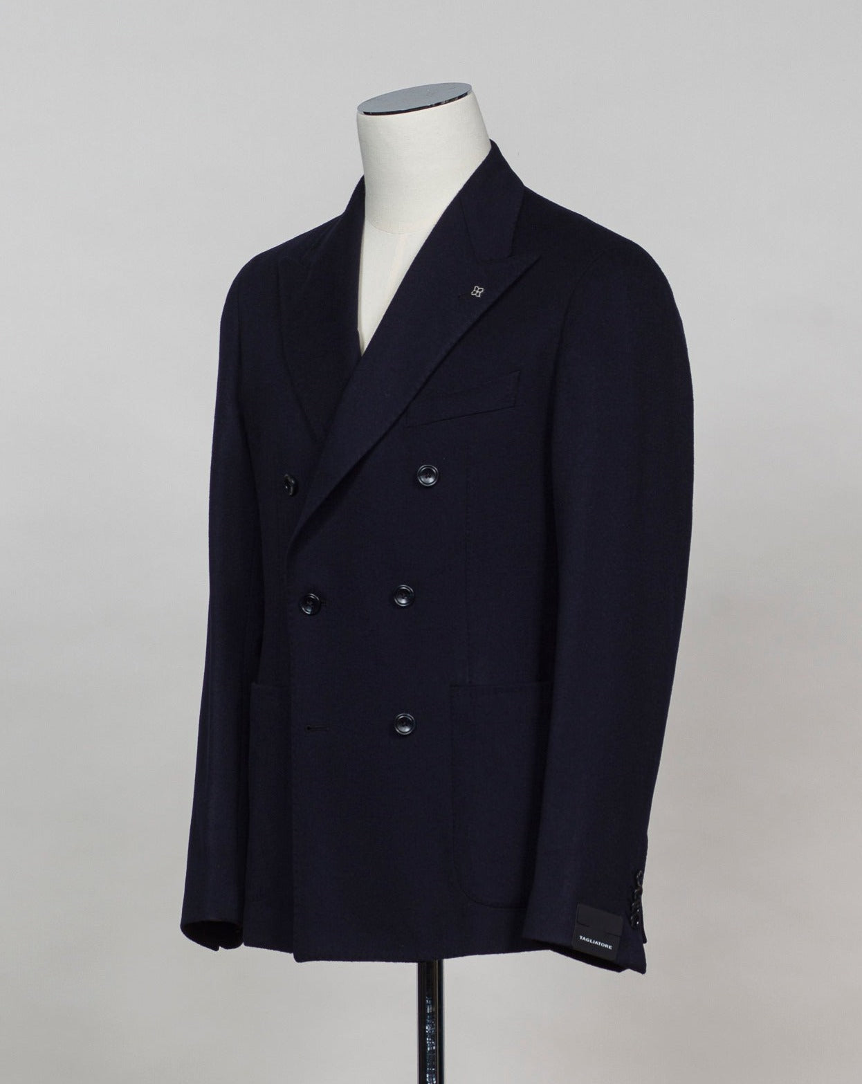 Model:  1SMC20K Tagliatore DB Wool & Cashmere Jacket / Navy Double breasted Art. 500018 U Unlined  Unconstructed shoulder  Composition: 94% Virgin Wool 6% Cashmere Color: B1073 / Navy Made in Martina Franca, ItalY