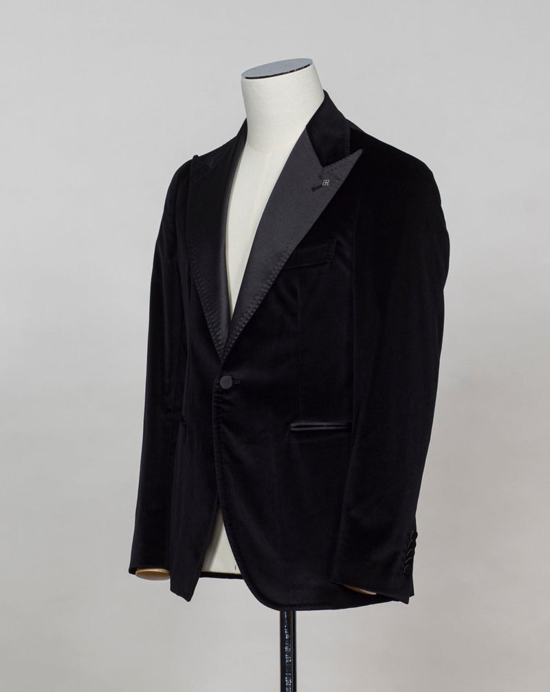 Model: K-PL15A Tagliatore Velvet Jacket / Black Unlined Unconstructed shoulder Composition: 98% Cotton 2% Elastan Stretch Color: N1133 / Black Made in Martina Franca, Italy