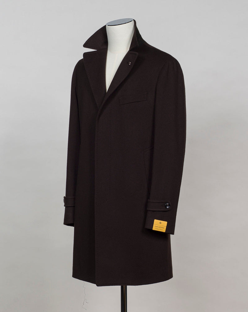 Model: Thomas Tagliatore Single Breasted Overcoat / Dark Brown Unlined  Unconstructed shoulder 1 center back vent Col. EM891 / Dark Brown 90% wool 10% cashmere, Exclusive fro Tagliatore Made in Martina France, Italy