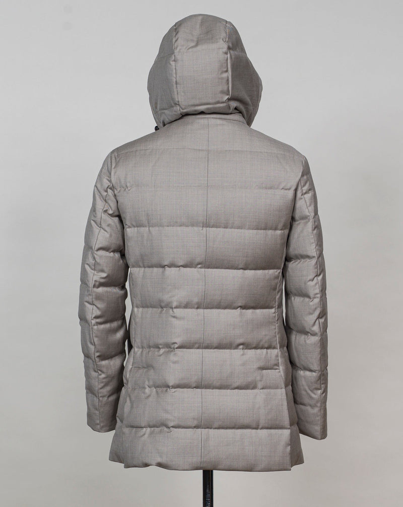 REDA wool Mod F05MUCX745 Art. 106  Col. 24 Champagne Montecore DB Down Parka / Champagne100% REDA Super 120´s wool Detachable hood Two handwarming pockets Two generous inside pockets with zip Lining 1: 95% Polyestre 5% Polyurethane Lining 2: 100% Polyamide Filing 90% Down 10% Feather Mod F05MUCX745 Art. 106  Col. 24 Champagne Montecore DB Down Parka / Champagne