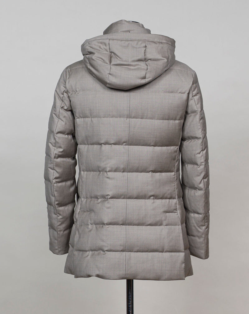 REDA wool Mod F05MUCX745 Art. 106  Col. 24 Champagne Montecore DB Down Parka / Champagne100% REDA Super 120´s wool Detachable hood Two handwarming pockets Two generous inside pockets with zip Lining 1: 95% Polyestre 5% Polyurethane Lining 2: 100% Polyamide Filing 90% Down 10% Feather Mod F05MUCX745 Art. 106  Col. 24 Champagne Montecore DB Down Parka / Champagne