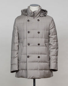 REDA wool Mod F05MUCX745 Art. 106  Col. 24 Champagne Montecore DB Down Parka / Champagne100% REDA Super 120´s wool Detachable hood Two handwarming pockets Two generous inside pockets with zip Lining 1: 95% Polyestre 5% Polyurethane Lining 2: 100% Polyamide Filing 90% Down 10% Feather Mod F05MUCX745 Art. 106  Col. 24 Champagne Montecore DB Down Parka / Champagne