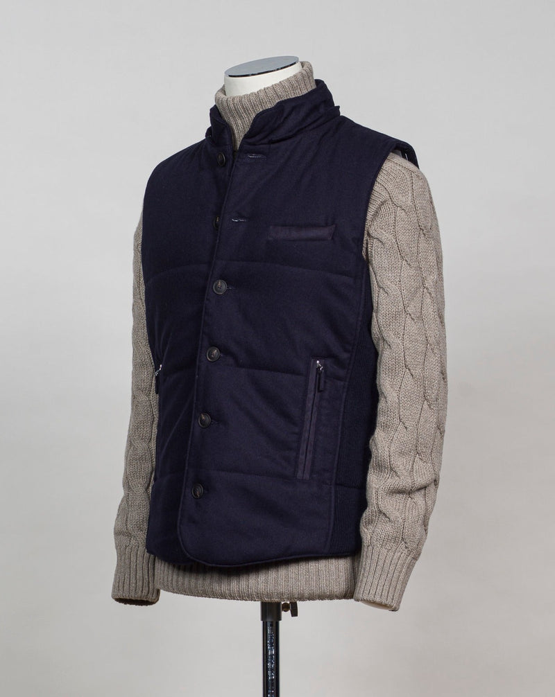 Gran Sasso hooded flannel waistcoat. Part of the iconic and always elegant Gran Sasso Sartorial line.  Wool and Alcantara Detachable hood (zip) Zippered side pockets  Art. 23192/51303 Col.598 / Navy Made in Italy 