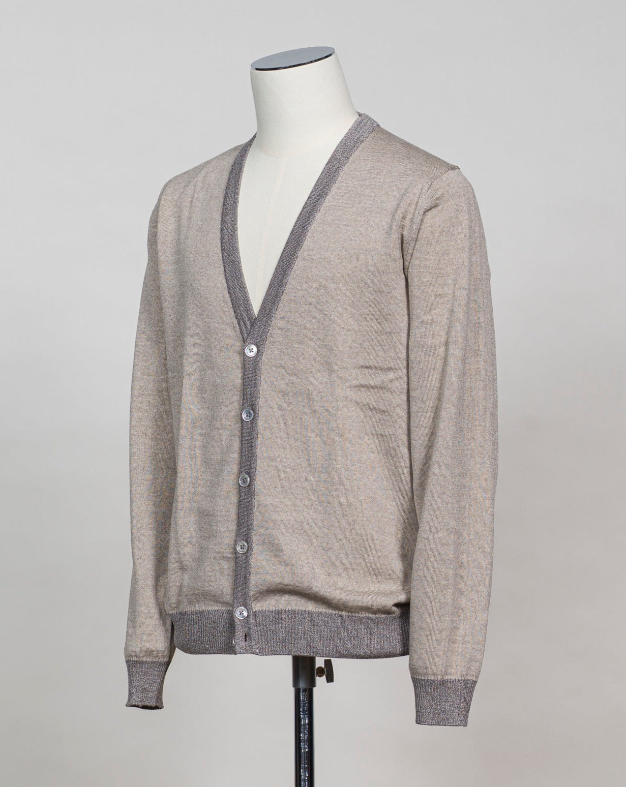 Ribbed edges Mouliné contrast  Mother of pearl buttons 100% Merino wool.  Yarn by Zegna Baruffa Lane Borgosesia Stenströms Merino Wool Cardigan / Beige