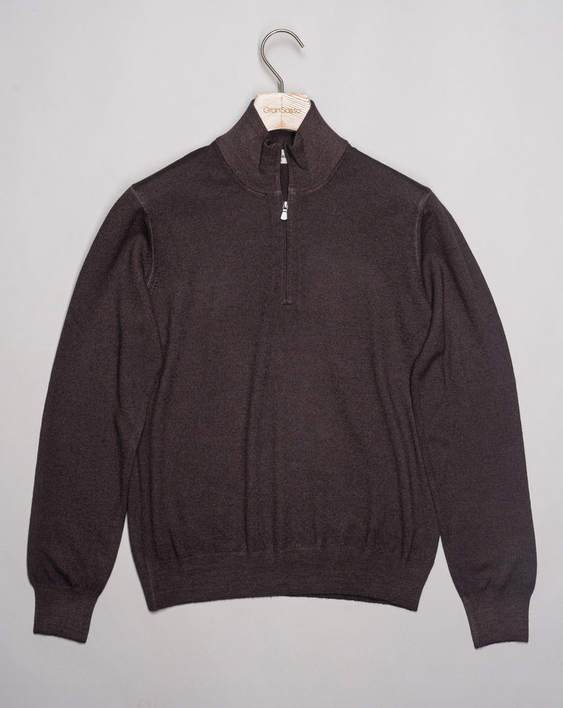 Article: 55126 / 22792 Model: Lupo M/L Zip Composition: 100% Virgin wool Color: 308 / Dark Brown Gran Sasso Vintage Merino Half-Zip / Dark Brown
