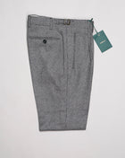 Model: Retrolong Article: an4326 Composition: 100% Virgin wool Color: Light Grey Made in Martina Franca, Italy Berwich Single Pleat Houndstooth Wool Trousers / Light Grey