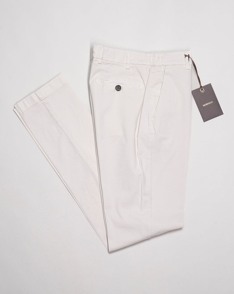 Model: Morello Elax-GD Article: pu0555x Elastic waist adjuster on both sides for comfort and superior fit Composition: 62% Cotton, Lyocell 33%, 5% Elastane Color: Latte 802 Made in Martina Franca, Italy Berwich Morello Elax Garment Dyed Trousers / Latte  