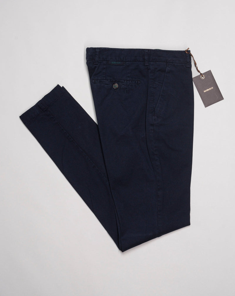 Model: Morello GD Article: xgab Composition: 98% Cotton, 2% Elastane Color: Navy 665 Made in Martina Franca, Italy Berwich Morello Garment Dyed Chinos / Navy