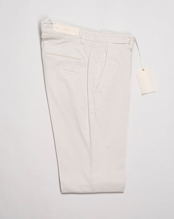 Model:BG03 Color:  103 / Off White Art. 423009, 97%co 3%ea Garment dyed cotton Made in Italy Briglia Garment Dyed Cotton Chinos / Off White Slim fit Leg opening 17.5cm per half / Size 50