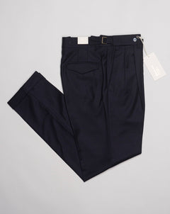 Model: Quartieris 2 pleats and side adjusters Art. 423120 99% wool 1% ea Color: 11 / Navy Made in Italy Briglia Pleated Wool Flannel Trousers / Navy