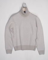 Art. 23115 19613 80% wo 10% ws 10% vi Col. 589 Blue with Dark Brown contrast color Ribbed collar with contrast color  Made in Italy Made in Italy Gran Sasso Wool & Cashmere Roll Neck / Light Grey