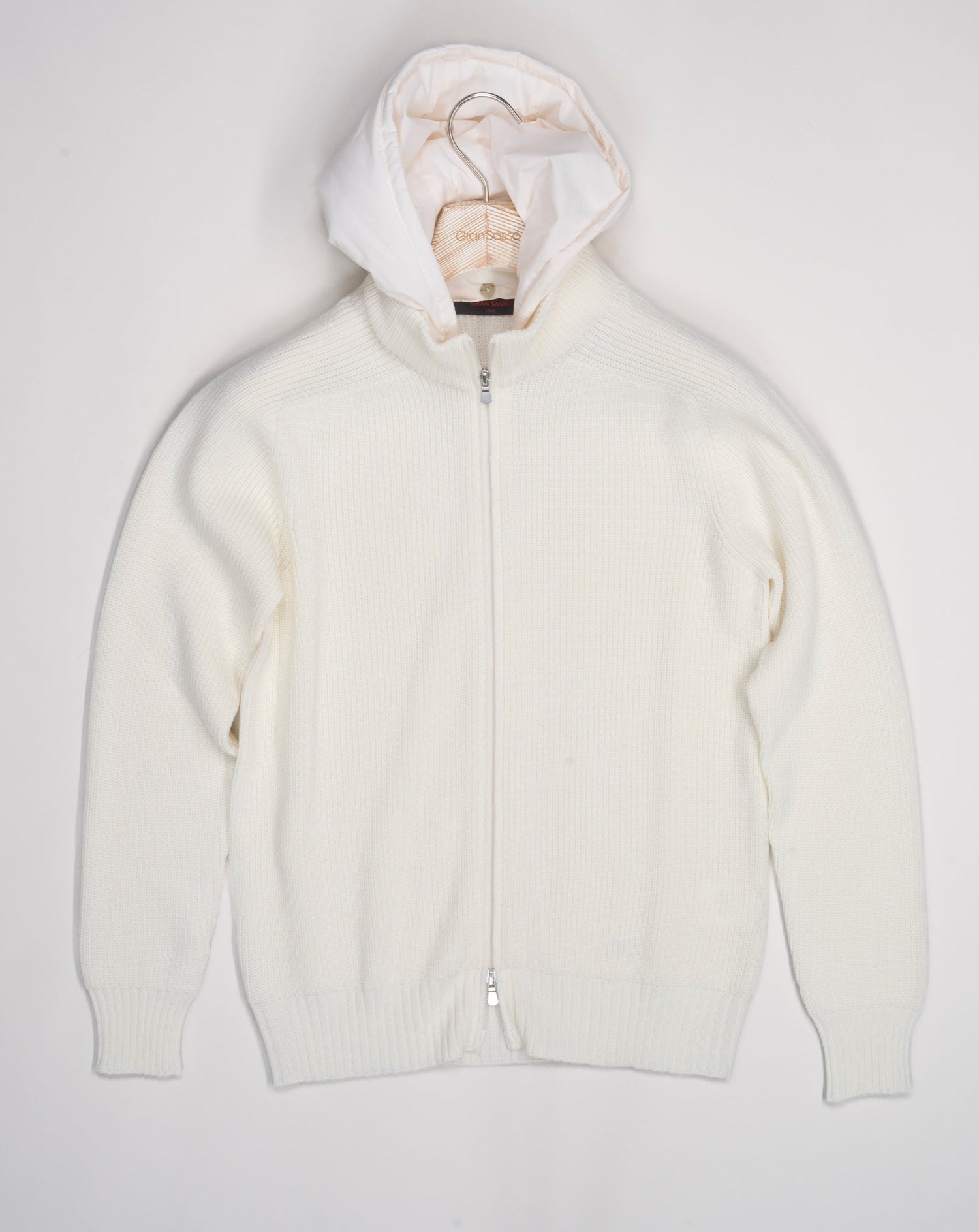  Gran Sasso Rain Wool zippered hoodie. Rain wool water-repellent treatment makes this garments water resistant.   100% wool Garment has been treated with TEFLON™ fabric protector applied by Zegna Baruffa Lane Borgosesia Full Zip closure Removable hood Ribbed hem and cuffs Article: 23125/19621 Colore: 005 / Off white Made in Italy
