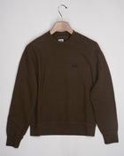 Crew neck Ribbed cuffs and hem Logo detail embroidered in front Art. 15CMSS008B 006372G Col. 683 Ivy Green C.P. Company Brushed & Emerized Diagonal Fleece Logo Sweatshirt / Ivy Green