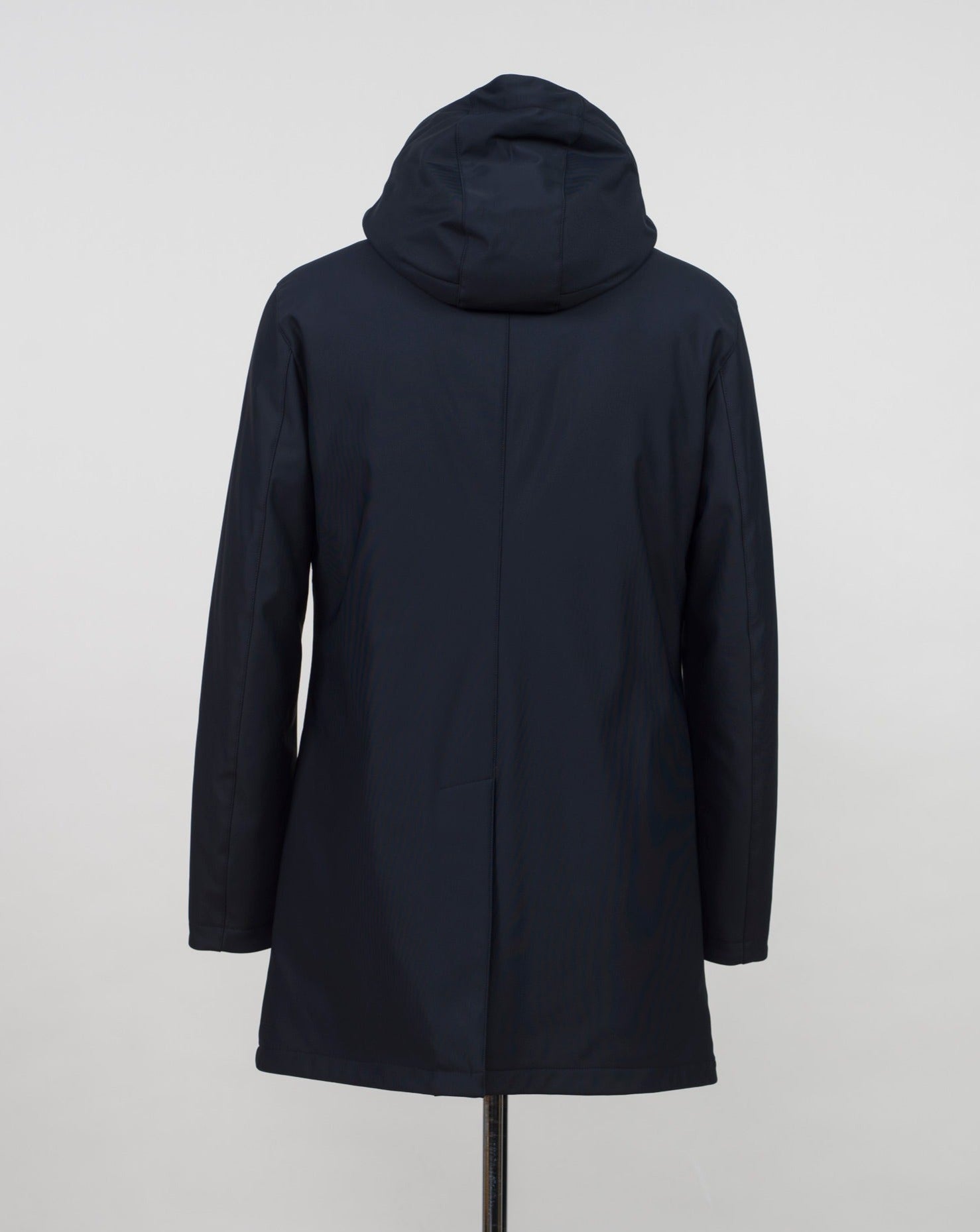 Montecore down insulated parka with technical external fabric. Waterproof, breathable, wind stoping.  Model: F05MUCX512 Color: 89 / Navy Fabric: 42% pl 36% pa 13% ea 9%pu Lining 100% pa (nylon) 4 zippered pockets in front 4 zippered inside pockets Adjustable hood Zip and snap fasteners closure in front