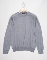 Article: 43167 / 15390 Color: 070 / Light Grey Composition: 70% Cashmere 30% Silk Gran Sasso Cashmere Silk Crew Neck / Light Grey Made in Italy