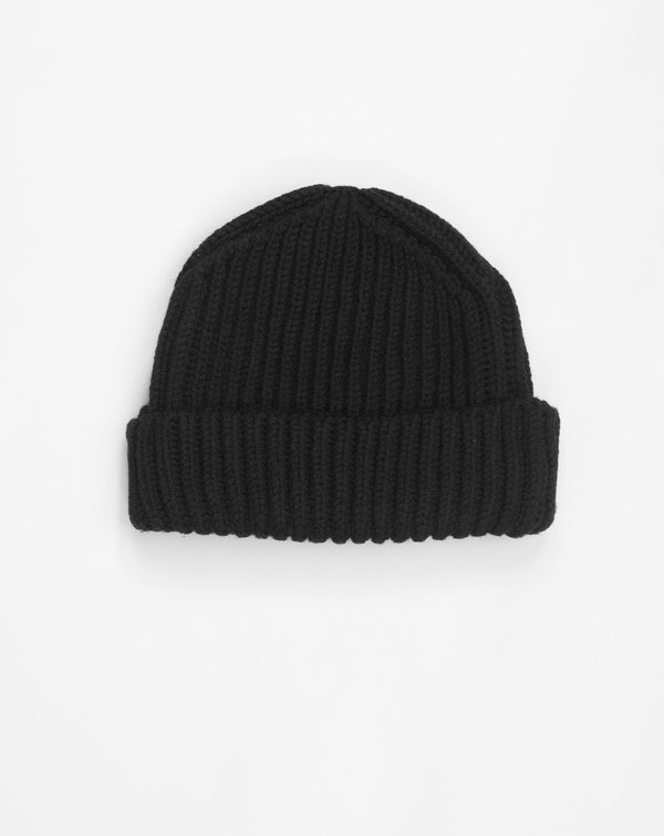 Model: Beanie Article: M 40 BIS Color: Black Composition: 100% Merino Wool Made in Florence, Italy G.R.P. Ribbed Merino Beanie / Black