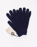 Possum fur has very fine, hollow fibers, similar to polar bear. It is very warm, light weight and durable. Combined with merino wool and silk it makes a outstanding material for knitwear.  Possum fibre for Sauso -products is sourced from New Zealand where possums are a pest doing harm to forests and birds.  Mod. Onni Col. Maritime / Middle Blue Material: 40% possum, 53% merino wool, 7% silk
