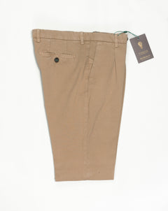 Model: Morello1p-GD Article: dv0101x Composition: 98% Cotton, 2% Elastane Color: Noce / 724 Made in Martina Franca, Italy  Berwich Garment Dyed Heavy Cotton Chinos / Noce