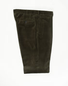 1 pleat De Petrillo Corduroy Trousers / Dark Green Unfinished hem (to be finished to desired length) Model: B1P Article: TW22028R Color: 8610 / Dark Green Composition: 98% Cotton 2% Elastan Made in Italy