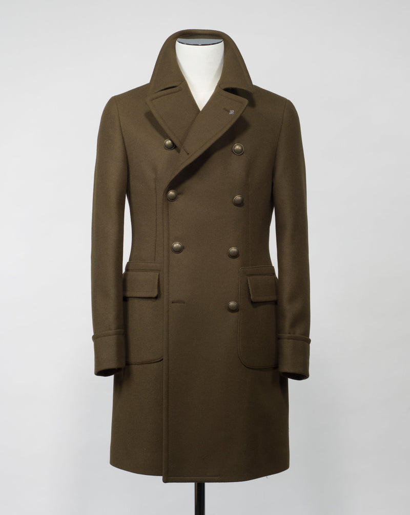 Model: Carlo/Z Fabric code: 770069 U 100% wool double splittable Color: Green / V3039 Brass buttons: MET143 Tagliatore Double Breasted Ulster Coat with Metal Buttons / Green