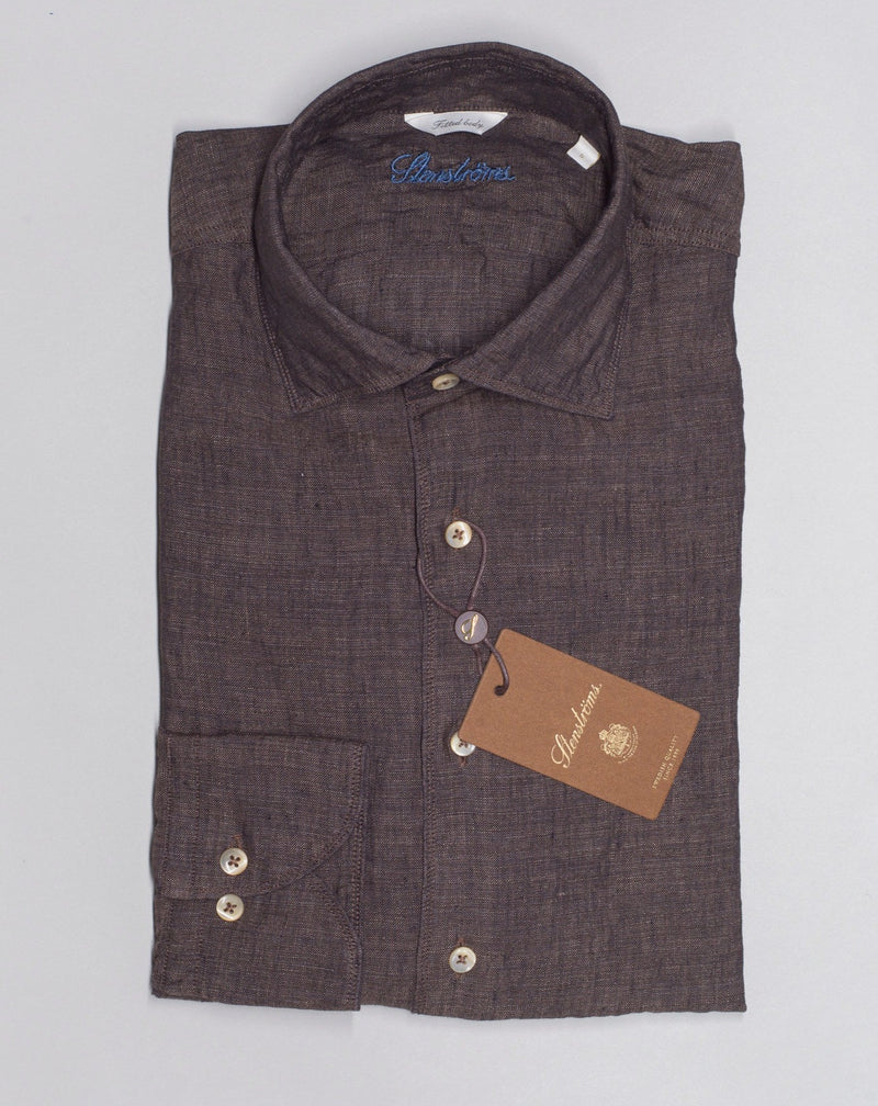 Fitted body Long sleeves Cutaway collar Composition: 100% Linen Color: 280 / Brown Model: 675721 7970  Stenströms Linen Shirt / Brown