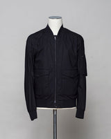 Composition: 96% Cotton 4% Elastan. Model: GI000385U-13164. Color: 9300 / Black. Zip closure. Flap patch pockets. Made in Italy