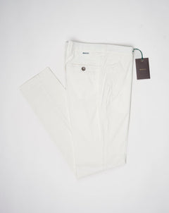 <div> <div>Berwich Morello with a little silk added to the fabric for a soft and luxurious touch.</div> <div>Great summer chinos.&nbsp;</div> </div> <ul> <li>Composition: 88% Cotton 10% Silk 2% Elastan</li> <li>Model: Morello-GD (Garment dyed)</li> <li>Article: tf0599x</li> <li>Color:&nbsp;Panna</li> <li>Made in Martina Franca, Italy</li> </ul>