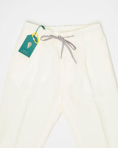 <ul> <li>Model: Spiaggia 1p</li> <li>100% Linen</li> <li>Color: Oyster</li> <li>Made in Martina Franca, Puglia, Italy Berwich Spiaggia Drawstring Linen Trousers / Oyster</li> </ul>