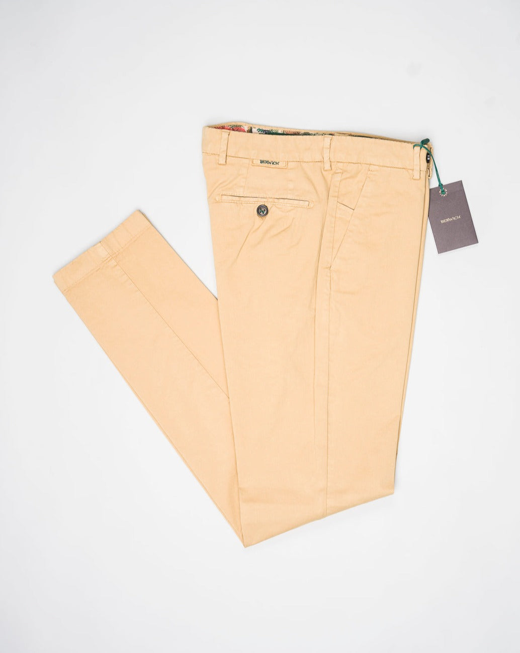 Model: Morello GD. Article: xgab. Composition: 98% Cotton, 2% Elastane. Color: Deserto. Made in Martina Franca, Italy