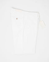 Article: 324513. Color: White / 5120. Composition: 98% Cotton 2% Elastan. Model: Soho. Flat front. Slanted side pockets. Beltloops