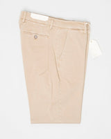 Article: 324513. Color: Beige / 543. Composition: 98% Cotton 2% Elastan. Model: Soho. Flat front. Slanted side pockets. Beltloops