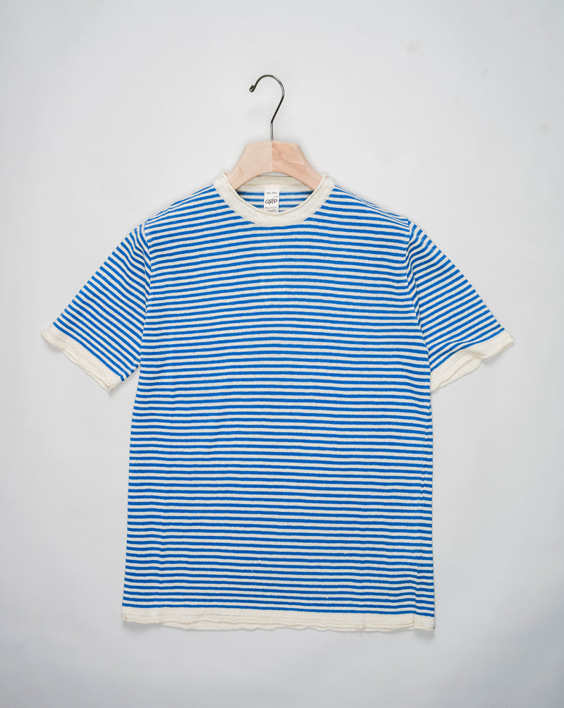 <div>G.R.P. striped linen t-shirt.</div> <ul> <li>Composition: 100% Linen</li> <li>Article: PLR 100</li> <li>Short Sleeve</li> <li>Color: Ecru &amp; Blue Royal</li> <li>Crewneck&nbsp;</li> </ul>