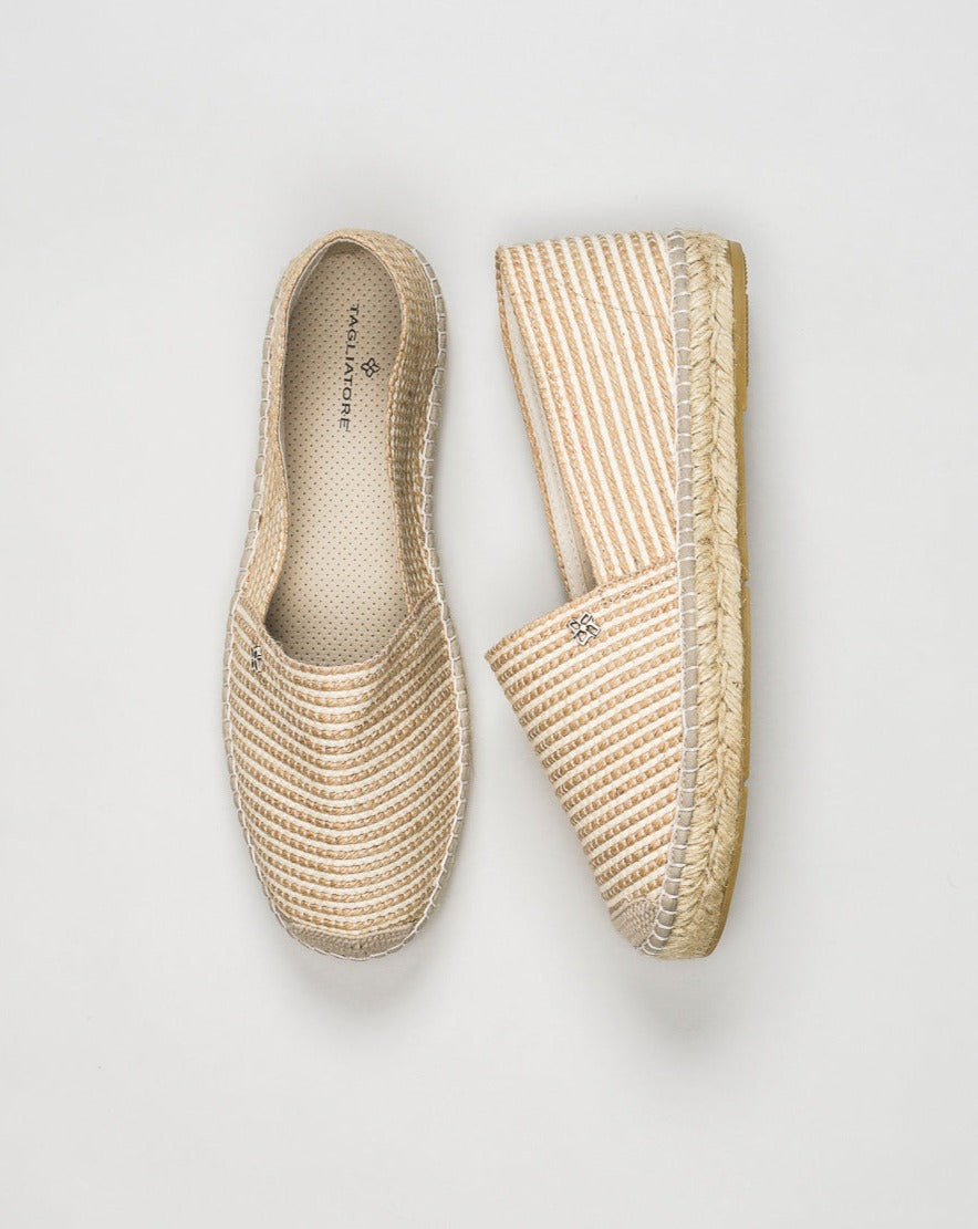 <ul> <li>Modello: Julio</li> <li>Colore: Sand</li> <li>Composition: 45% cotton, 45% jute & 10% polypropulene</li> <li>Made in Spain</li> </ul>