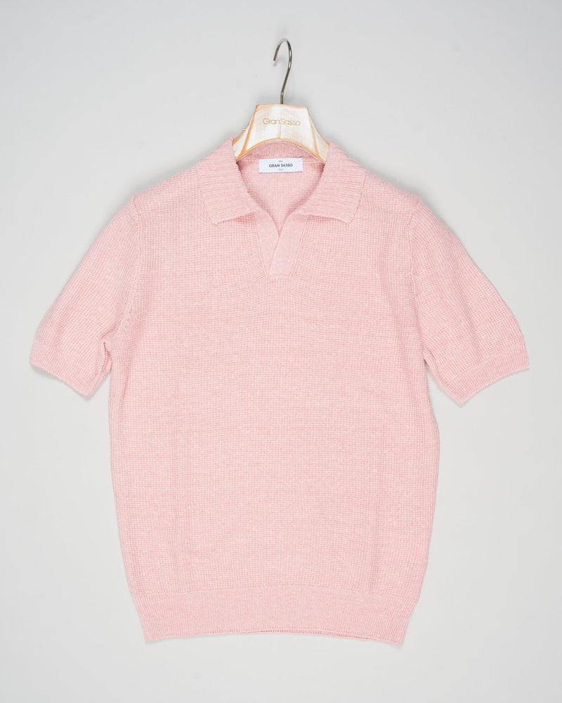This Gran Sasso Knitted Capri Collar Shirt is made of a blend of linen and cotton for a comfortable, breathable fit. Stay cool and stylish in this textured capri collar knit.

Composition: 68% Linen 32% Cotton
Color: 220 / Pink
Article: 23140 / 18640
Made in Italy