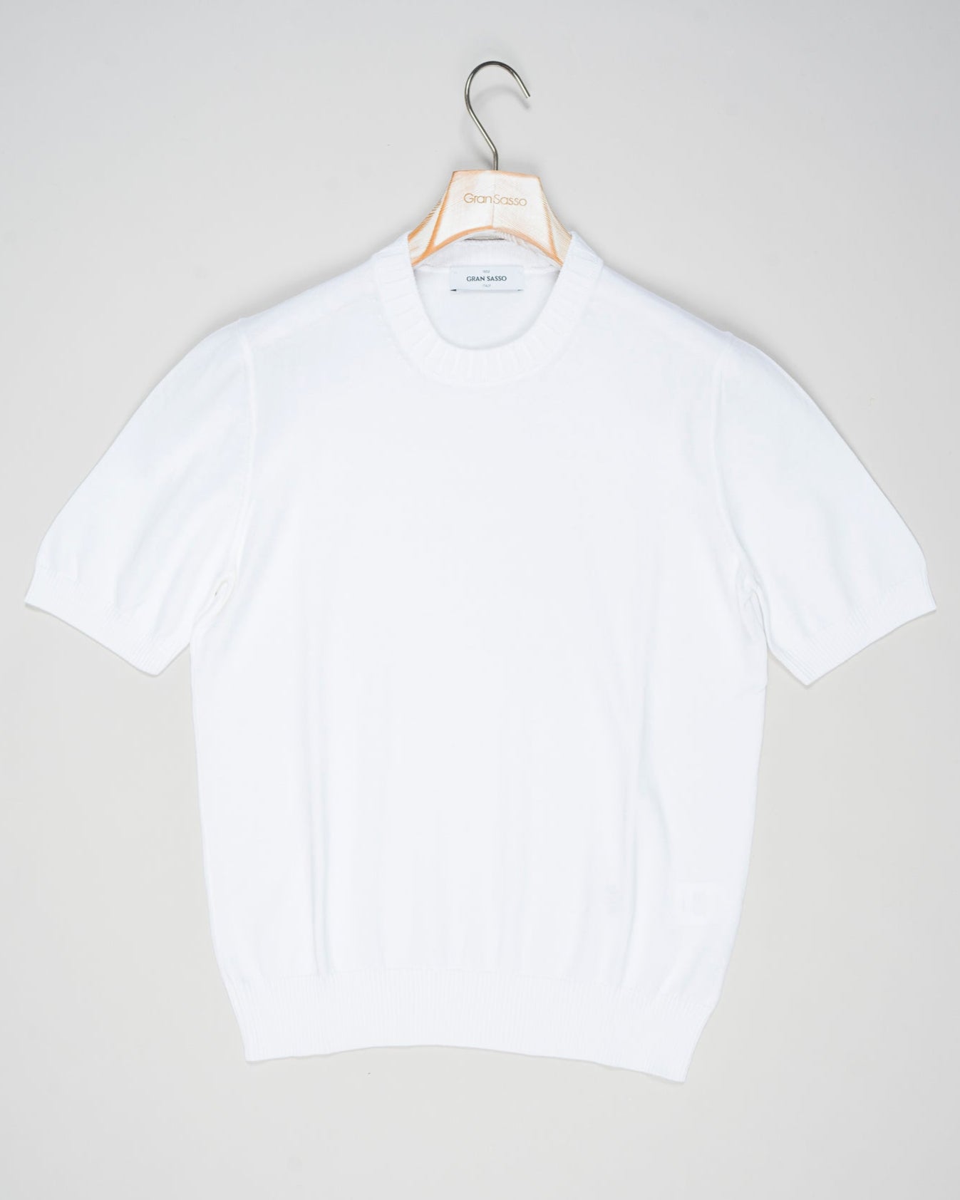 


Composition: 100% Egyptian Cotton
Color: 001 / White
Article: 57188 / 18163
Made in Italy