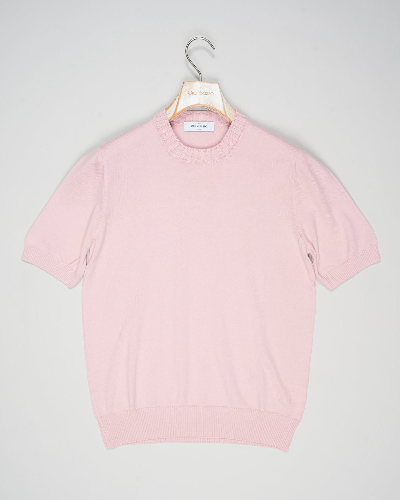 


Composition: 100% Egyptian Cotton
Color: 216 / Light pink
Article: 57188 / 18163
Made in Italy