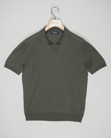 Expertly crafted from luxurious silk, the Gran Sasso Capri Collar Silk Knit Polo Shirt offers a sophisticated and luxurious addition to any wardrobe. The high-quality silk knit fabric ensures a comfortable and breathable fit, while the classic polo shirt design adds a touch of timeless elegance. Elevate your style with this must-have piece.
Composition: 100% Silk
Color: 488 / Dark Green
Article: 43129 / 23503
Made in Italy