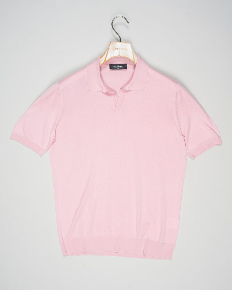Expertly crafted from luxurious silk, the Gran Sasso Capri Collar Silk Knit Polo Shirt offers a sophisticated and luxurious addition to any wardrobe. The high-quality silk knit fabric ensures a comfortable and breathable fit, while the classic polo shirt design adds a touch of timeless elegance. Elevate your style with this must-have piece.
Composition: 100% Silk
Color: 214 / Pink
Article: 43129 / 23503
Made in Italy