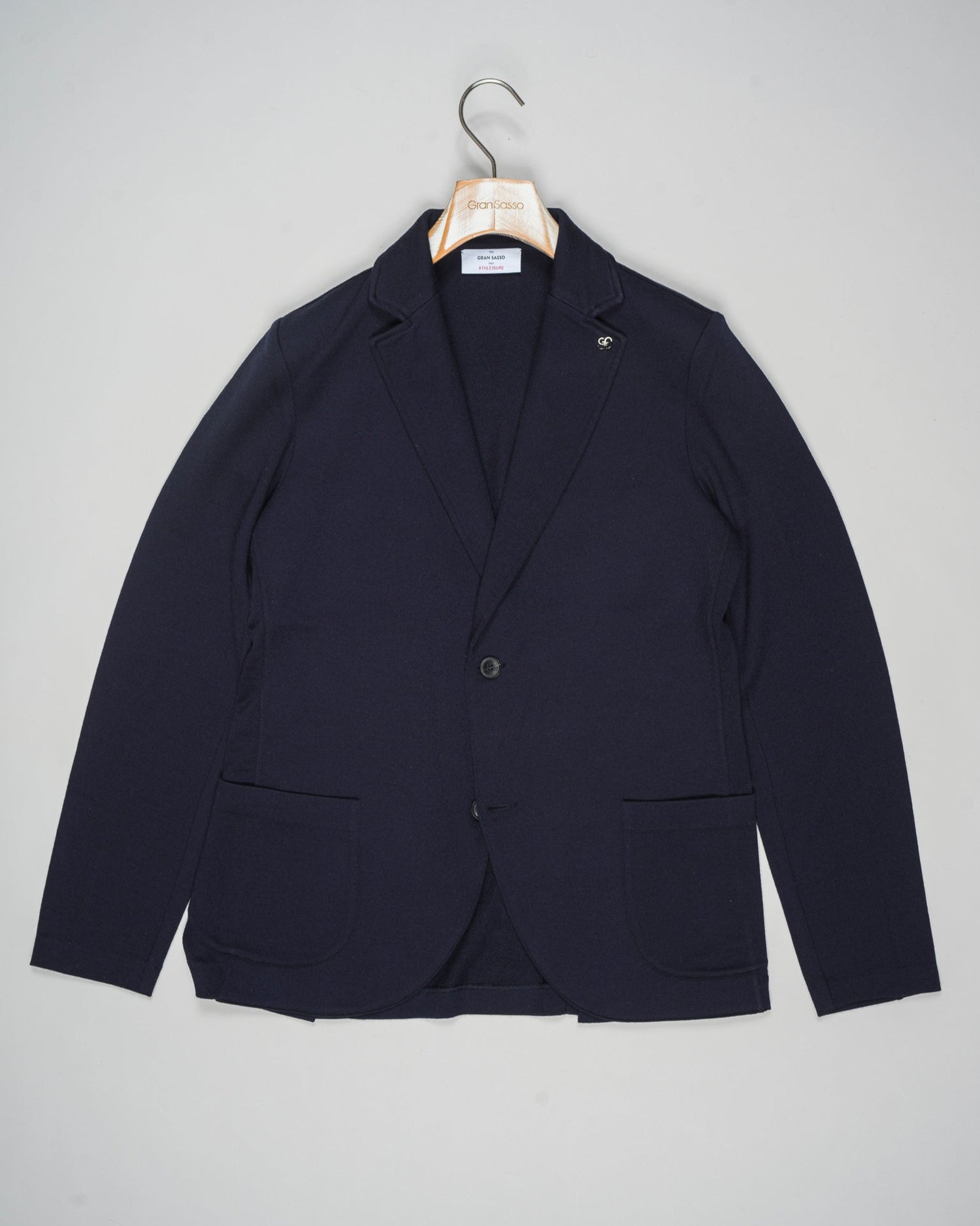 


Composition: 100% Virgin wool
Color: 598 / Navy
Article: 57156 / 14512
Made in Italy