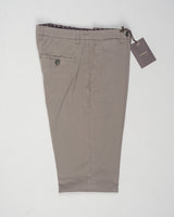 Model: Vulcano23-GD
Article: ts0001x
Composition:&nbsp;98% Cotton, 2% Elastane
Color: Fango
Made in Martina Franca, Italy Berwich Garment Dyed Cotton Chinos / Fango