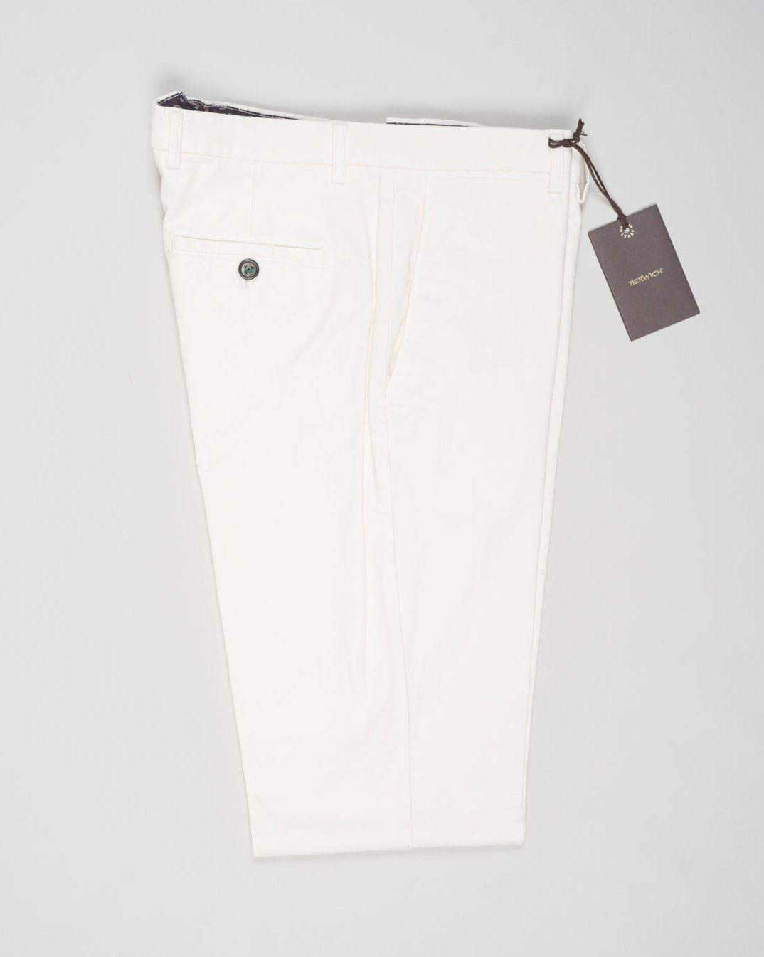 Model: Vulcano23-GD
Article: ts0001x
Composition:&nbsp;98% Cotton, 2% Elastane
Color: Ecru
Made in Martina Franca, Italy Berwich Garment Dyed Cotton Chinos / Ecru