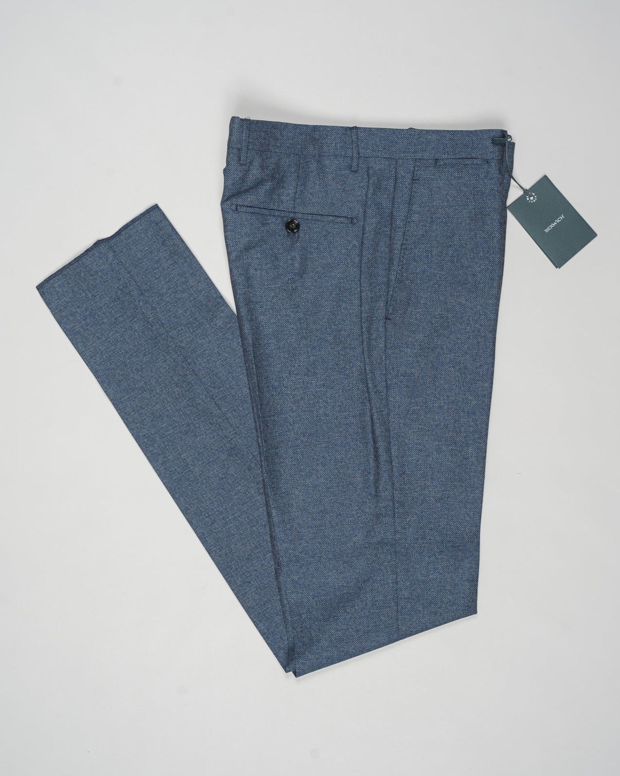 Composition: 51% Virgin wool(natural stretch) 44% Cotton 5% Silk
Model: Vulcano23
Article: gb1678
Color: Blue
Made in Martina France, Puglia, Italy Berwich Birdseye Trousers / Blue