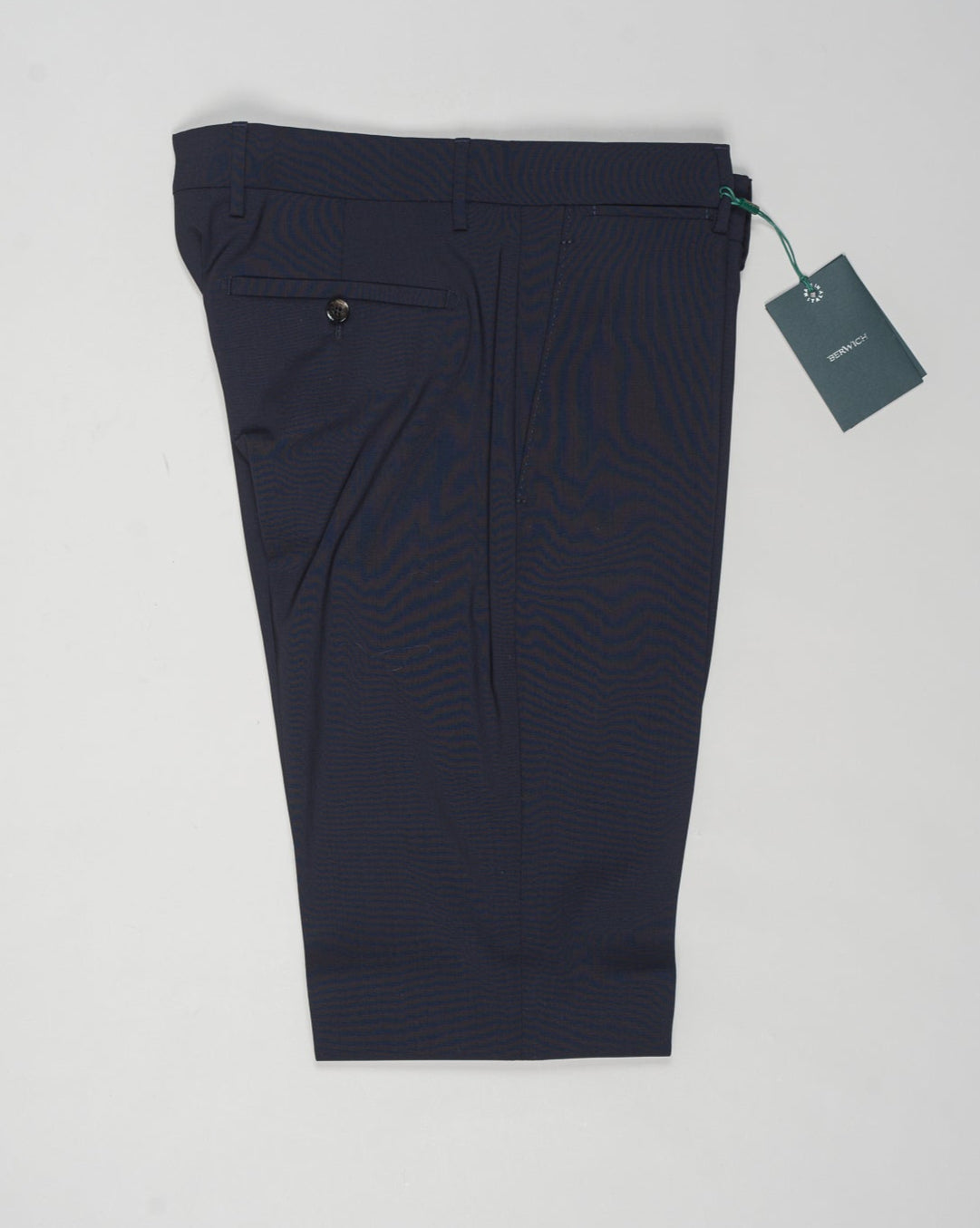 Composition: 97% Virgin Wool(natural stretch) 3% Elastan
Model: Vulcano195
Article: fa1755x
Color: Navy
Machine washable
Made in Martina France, Puglia, Italy Berwich Wool Stretch Trousers / Navy