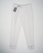 Composition: 100% Linen
Model: chiaia long-GD
Article: dg0270
Color: Pomice
Made in Martina France, Puglia, Italy Berwich Single Pleat Linen Trousers / Pomice