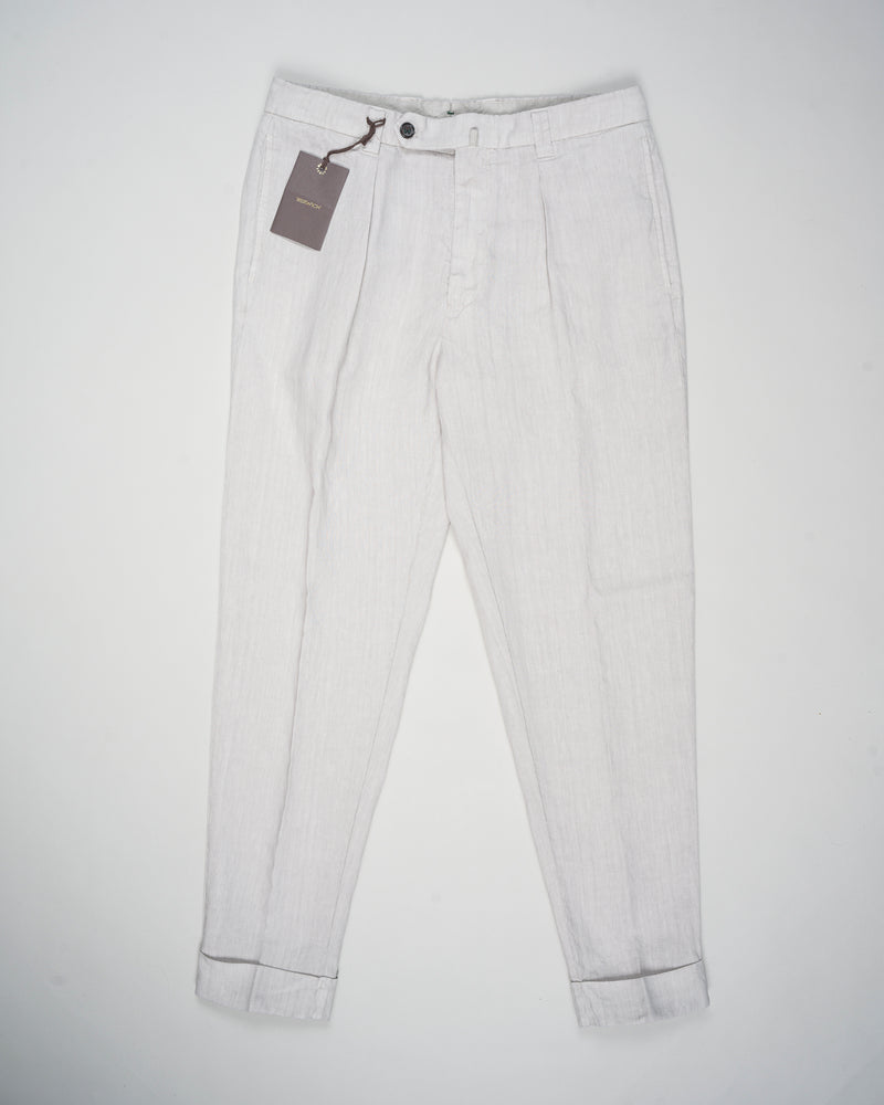 Composition: 100% Linen
Model: chiaia long-GD
Article: dg0270
Color: Pomice
Made in Martina France, Puglia, Italy Berwich Single Pleat Linen Trousers / Pomice