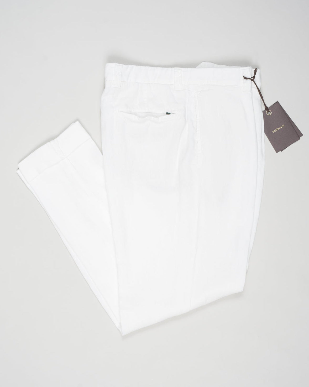 Composition: 100% Linen
Model: chiaia long-GD
Article: dg0270
Color: Panna 00
Made in Martina France, Puglia, Italy Berwich Single Pleat Linen Trousers / Panna