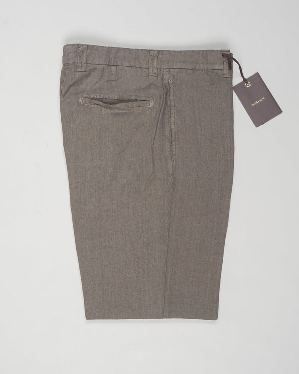 Composition: 100% Linen
Model: chiaia long-GD
Article: dg0270
Color: Fango 480
Made in Martina France, Puglia, Italy Berwich Single Pleat Linen Trousers / Fango